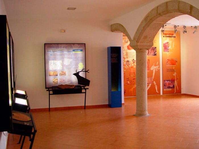 Centro-interpretación-Arte-Rupestre-cabeza-del-buey4