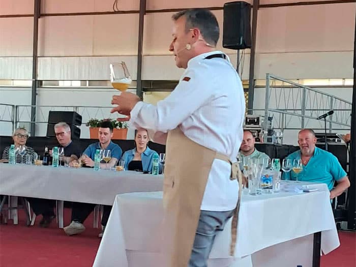 Roberto-Villalba-sumiller-de-vinos-y-cervezas8